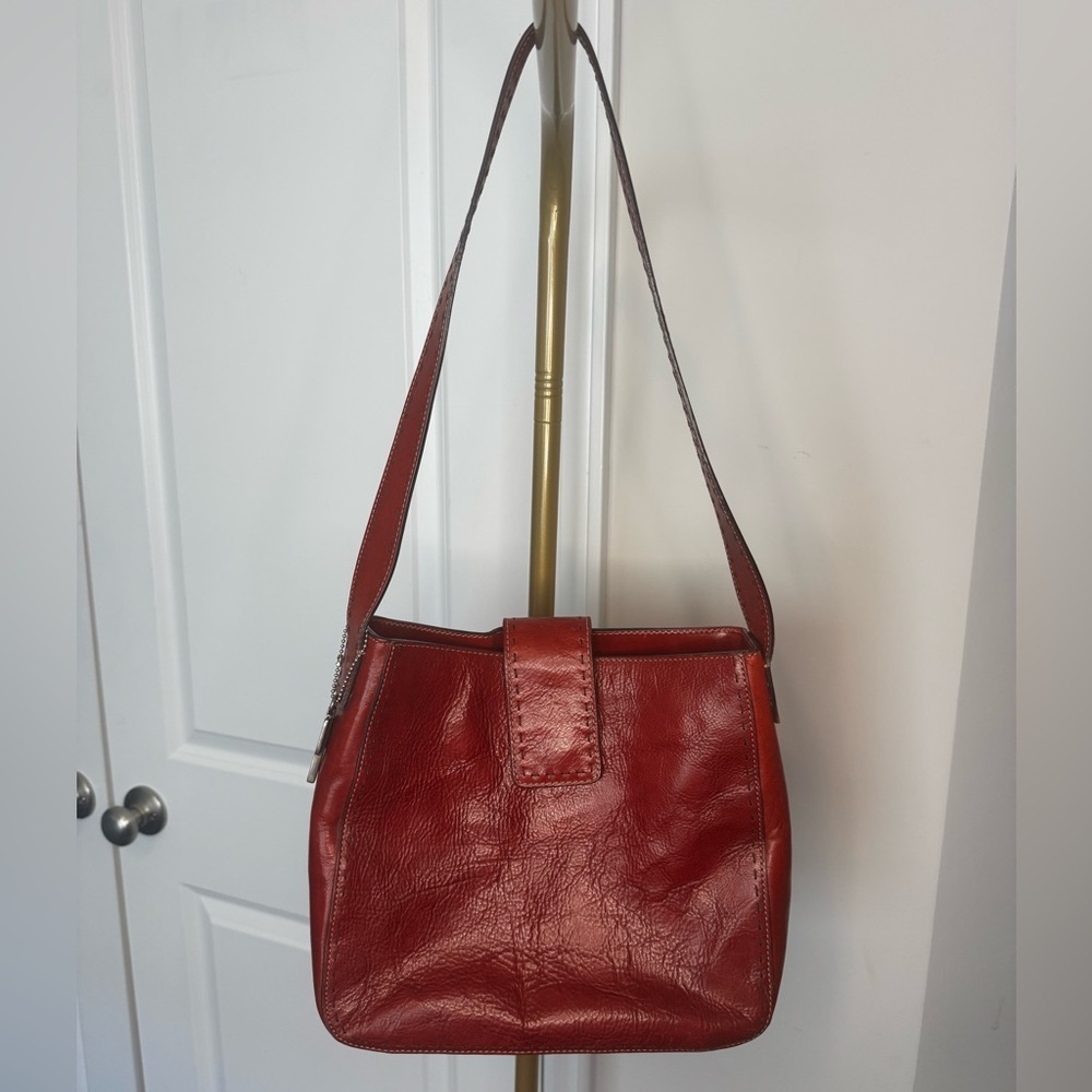 Vintage Fossil Red Leather Shoulder Bag with Tab Closure